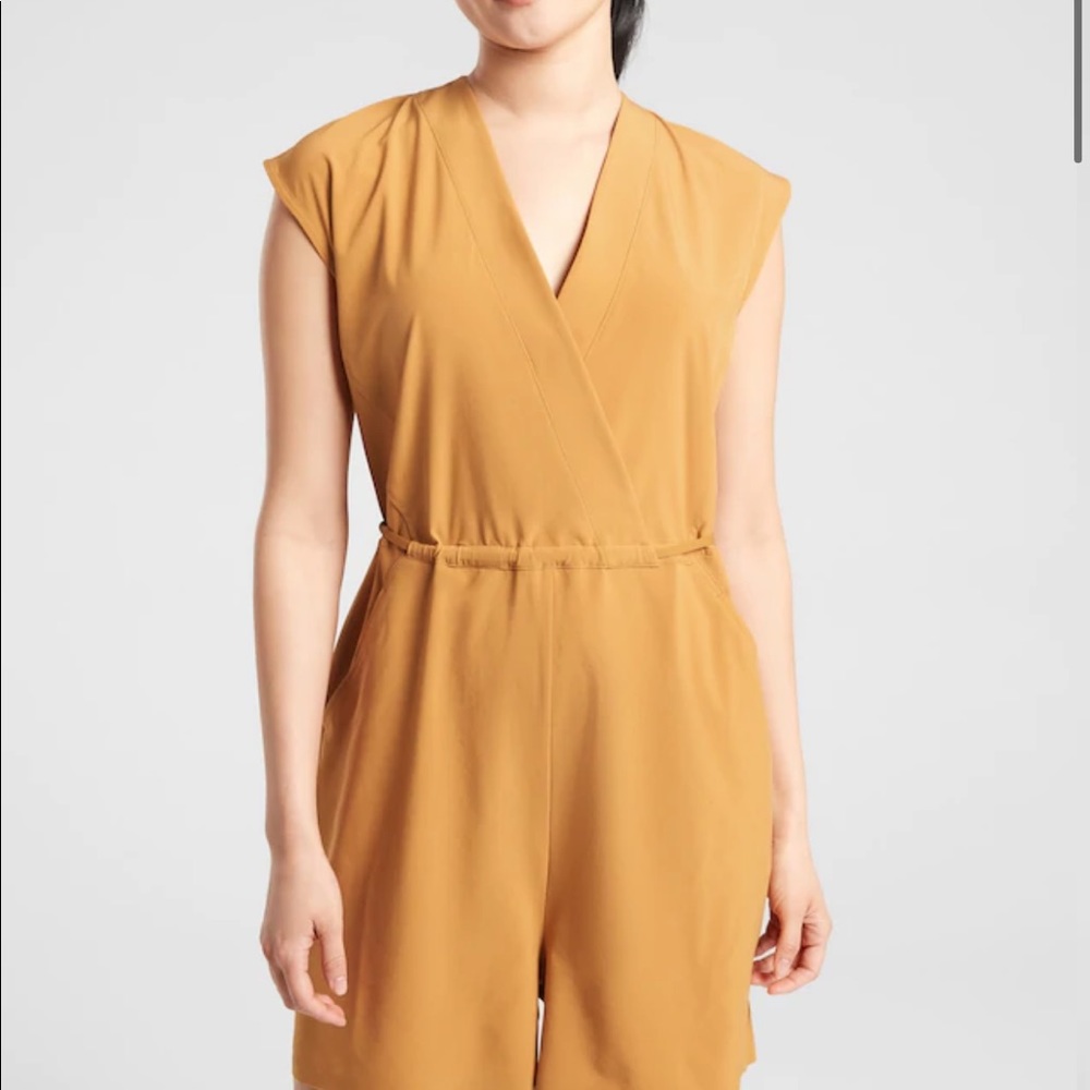 | Athleta | Marlow Romper. Size XS.
